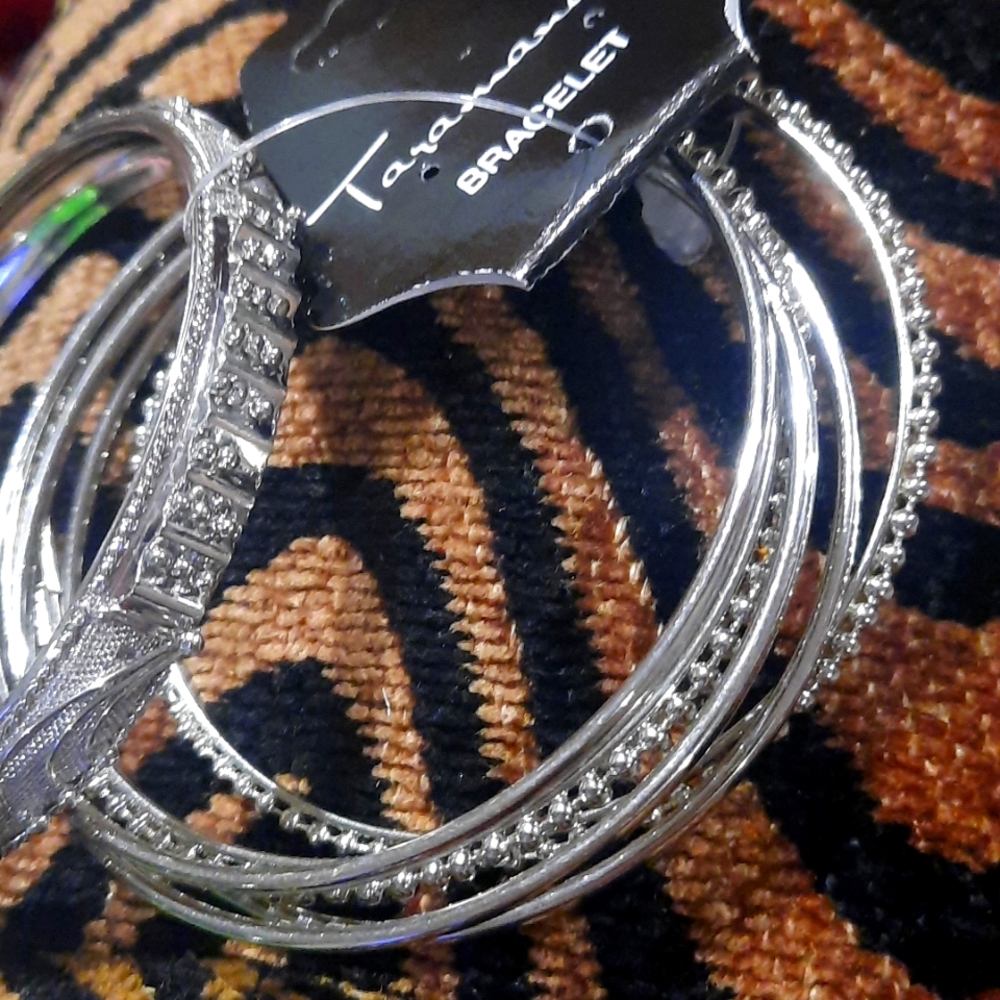 Silver bangle set - Picture 2 of 6